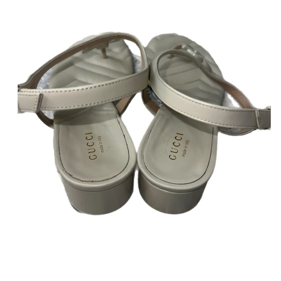 Gucci
Double G Logo Leather T-Strap Sandals
Women's Size: 8.5 | IT 38.5 - Picture 2 of 4